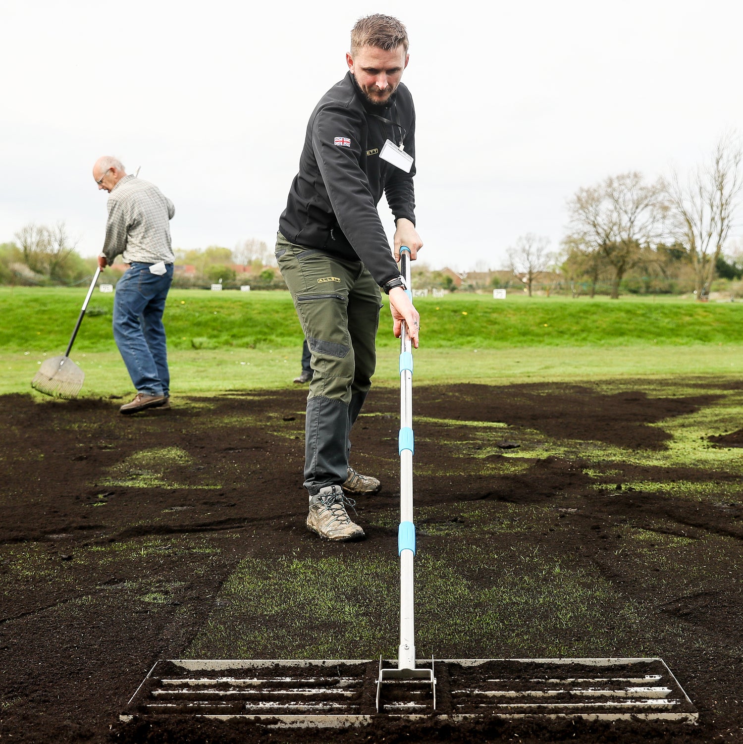 Mastering Lawn Levelling: Allett’s Beginner's Guide to a Perfectly Smooth Lawn.