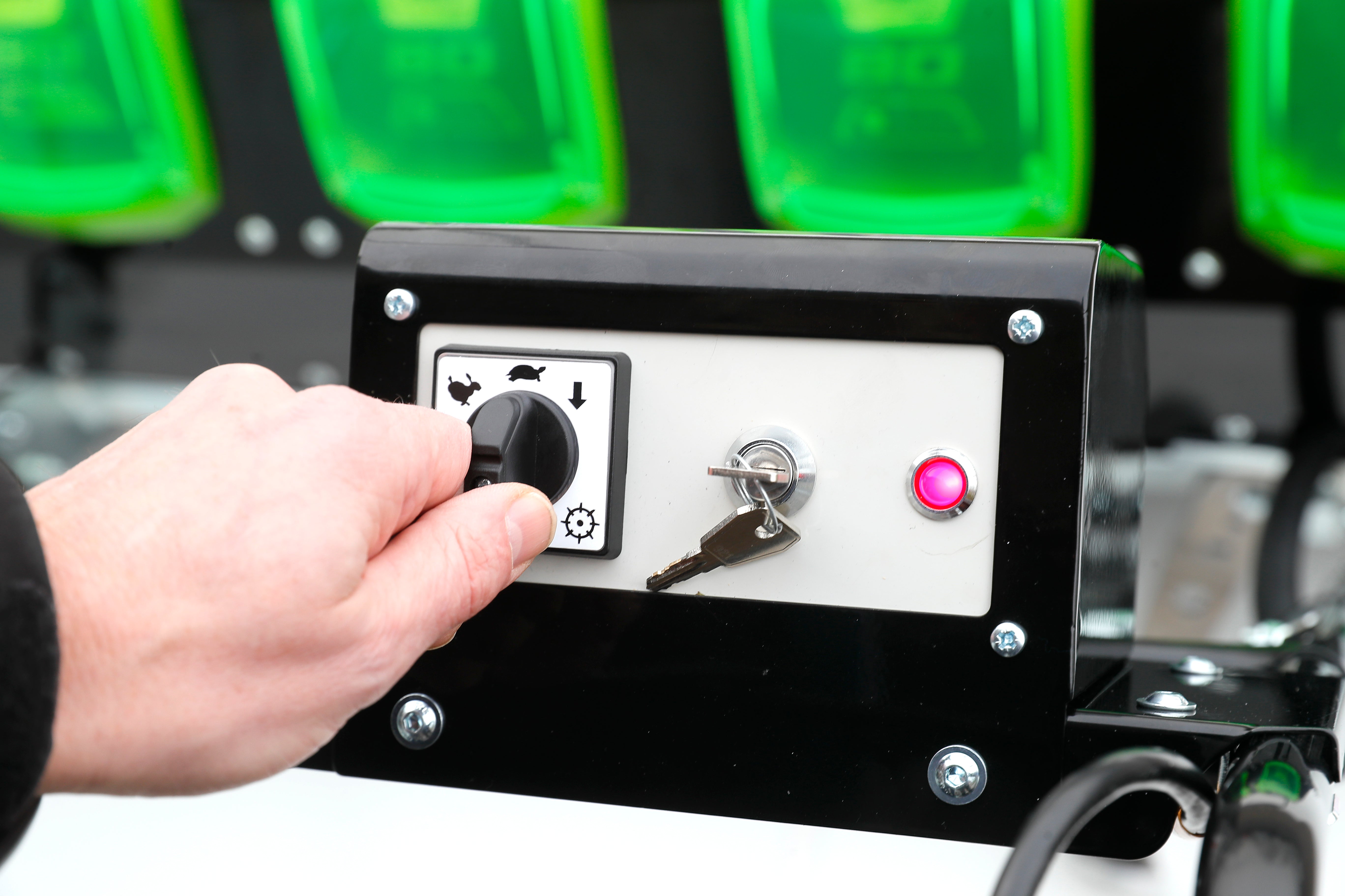 C34 Evolution Mk2 – Battery-Powered Professional Cylinder Mower with Interchangeable Turf Maintenance System