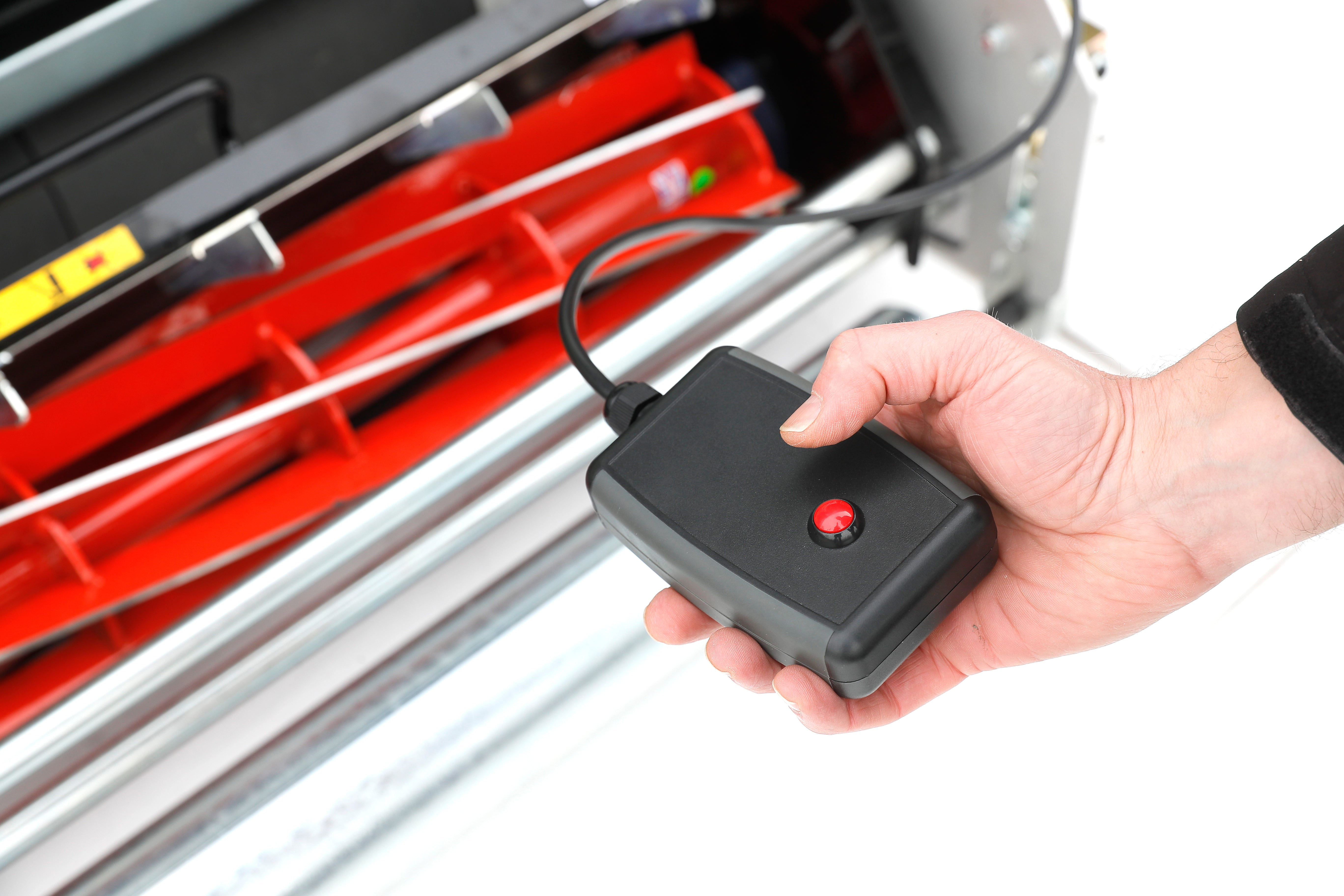 C34 Evolution Mk2 – Battery-Powered Professional Cylinder Mower with Interchangeable Turf Maintenance System