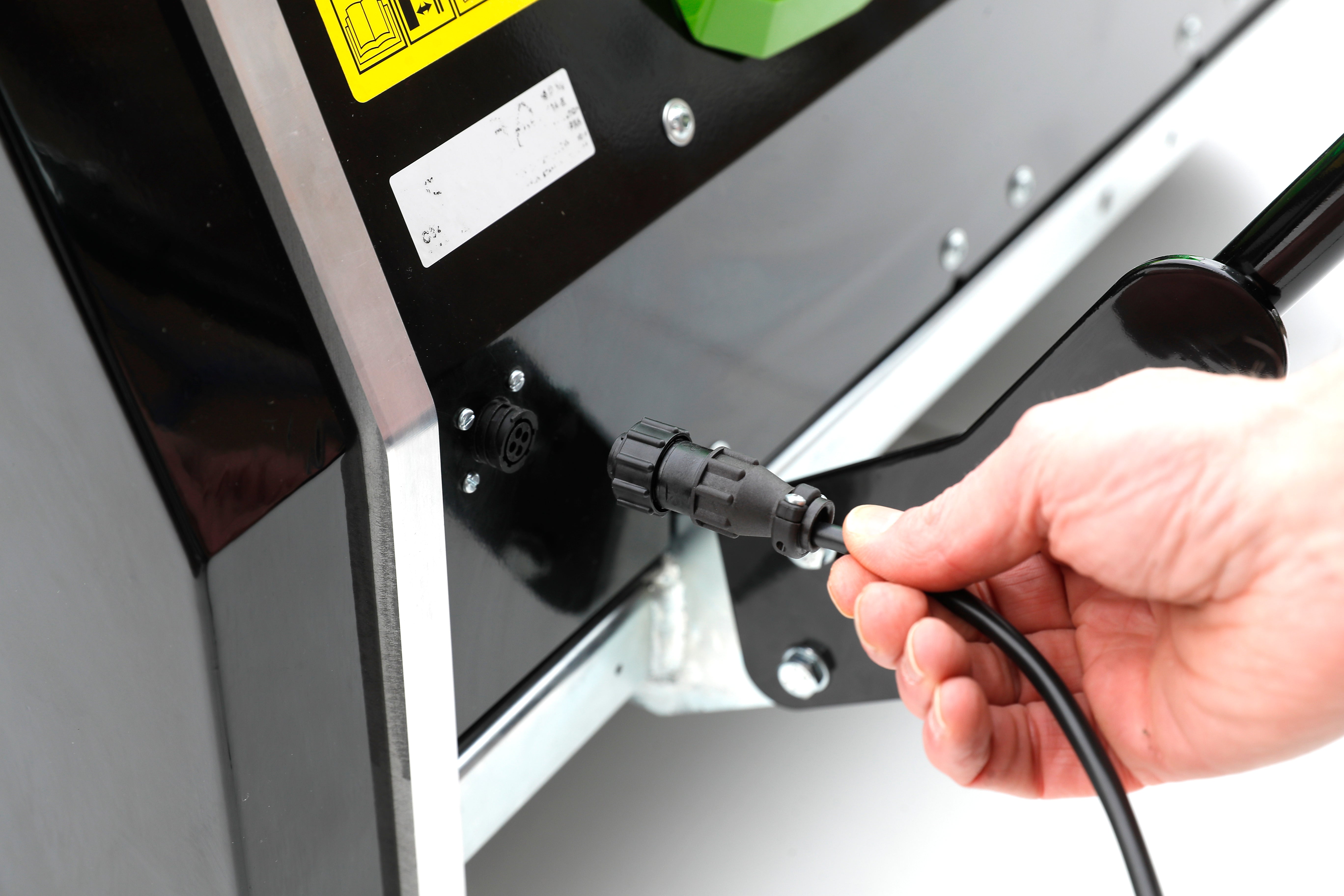 C34 Evolution Mk2 – Battery-Powered Professional Cylinder Mower with Interchangeable Turf Maintenance System