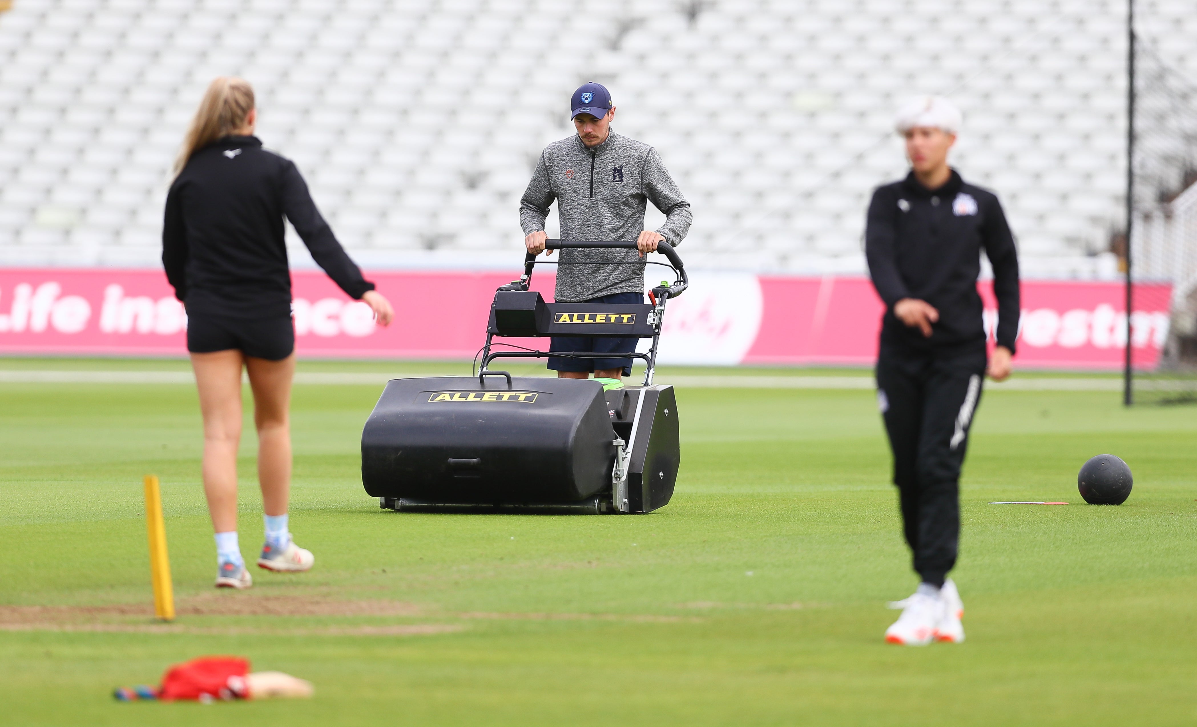 C34 Evolution Mk2 – Battery-Powered Professional Cylinder Mower with Interchangeable Turf Maintenance System