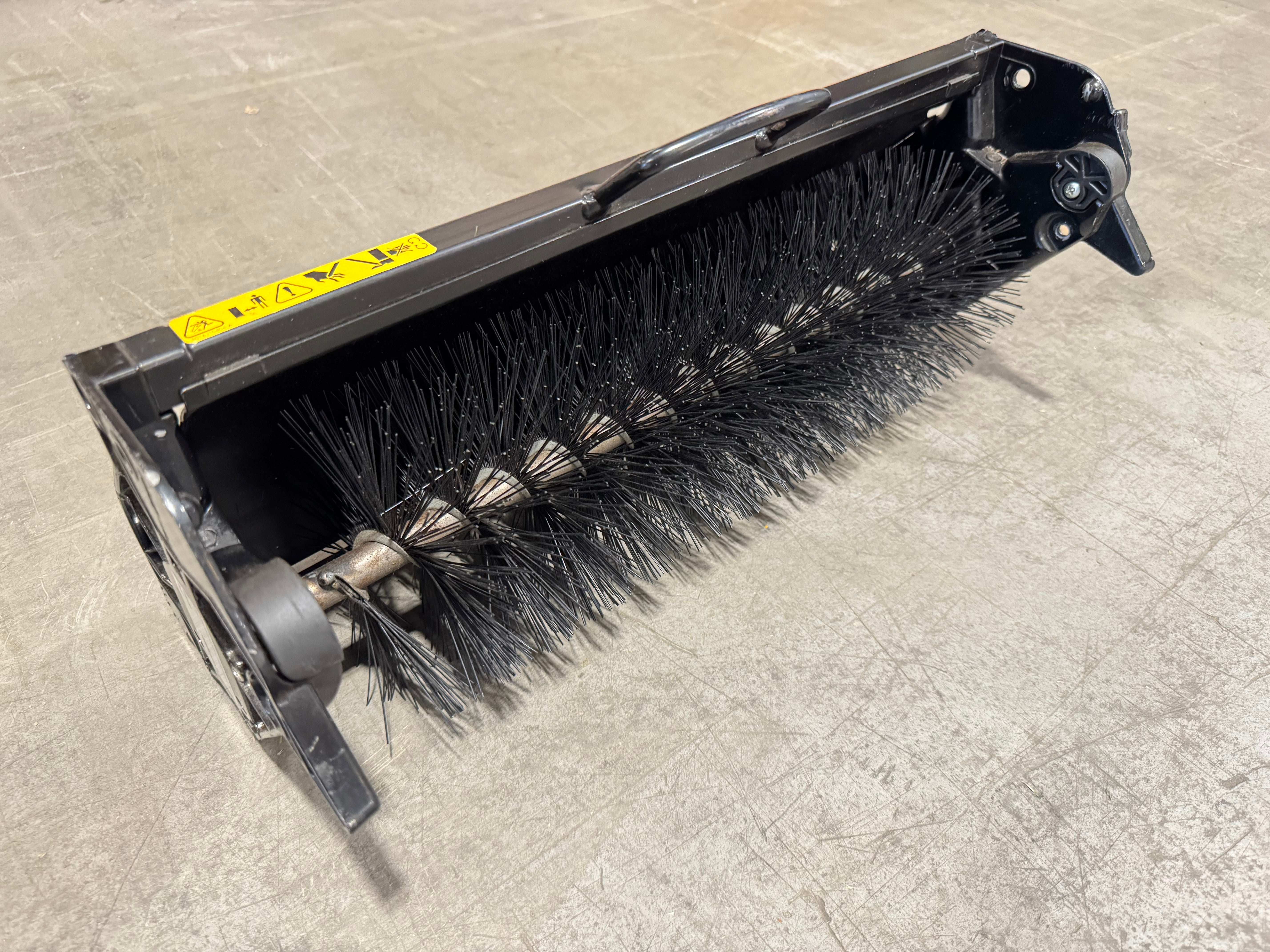 EX DEMO Lawn Brush Cartridge QC17LB 1600293