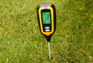 Allett Soil Probe - Measuring Moisture, pH and Temperature Levels